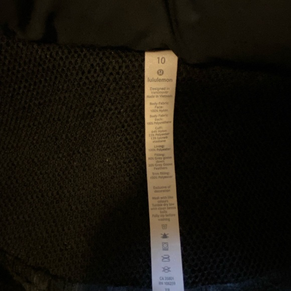 SOLD Lululemon sleet street jacket - Picture 3 of 4